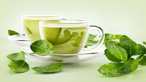 لن تصدق ماذا سيحدث لجسمك إن شربت الشاي الأخضر