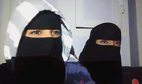 فتاة سعودية تظهر في مقاطع مخلة عبر تيك توك وحين