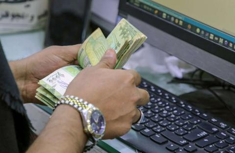 الريال اليمني ينهار مجددا أمام العملات الأجنبية