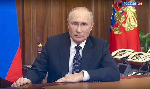 شاهد: ردة فعل غير متوقعة من بوتين بعد جلوس رئيس