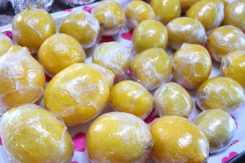 طريقة عبقرية لحفظ حبات الليمون أكثر من نصف عام