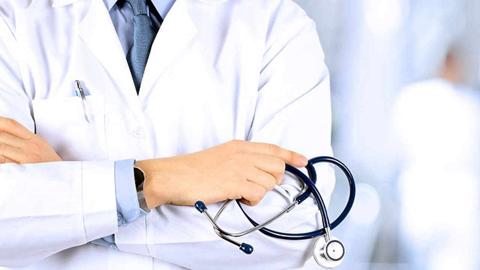 تفاصيل جديدة حول تحرش طبيب سوري بممرضة في عسير