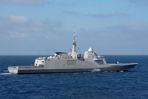 عاجل: تفاصيل استهداف قوات صنعاء لسفينة بريطانية