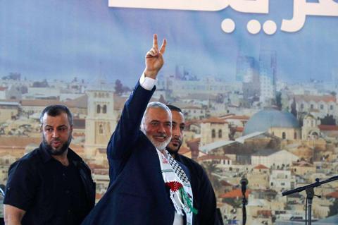 أول تعليق لـ أنصار الله على ترحيل قادة حماس