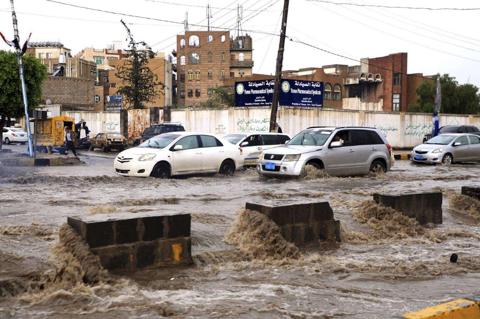أمطار رعدية غزيرة على هذه المحافظات اليمنية